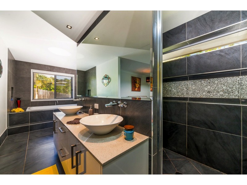 14 Plantation Rise Dr, Woombye QLD 4559