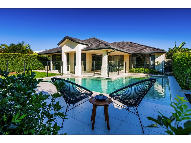 3 Veerings Cres, Twin Waters QLD 4564