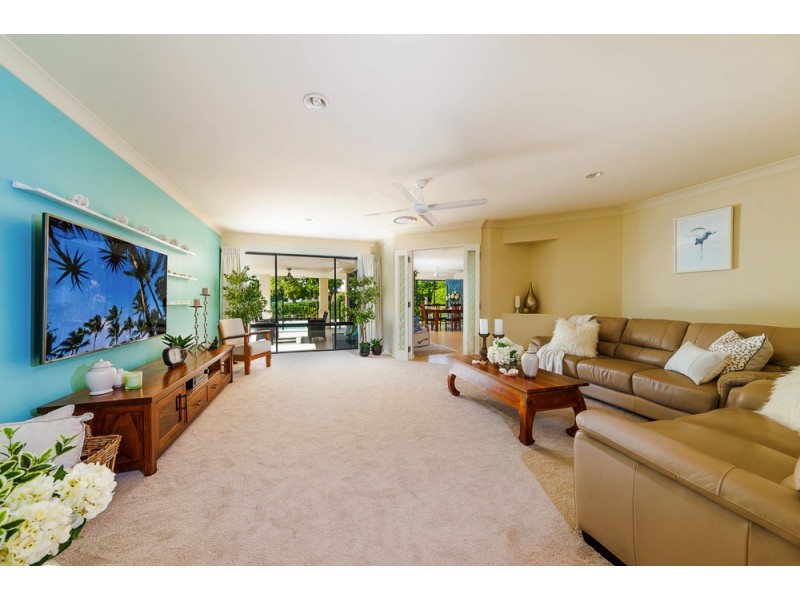 3 Veerings Cres, Twin Waters QLD 4564