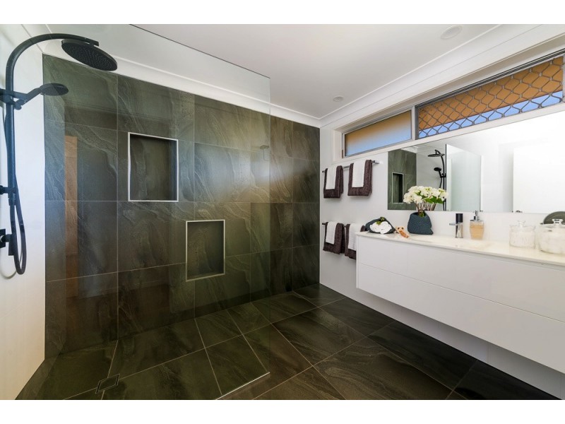 16 Dunning St, Palmwoods QLD 4555