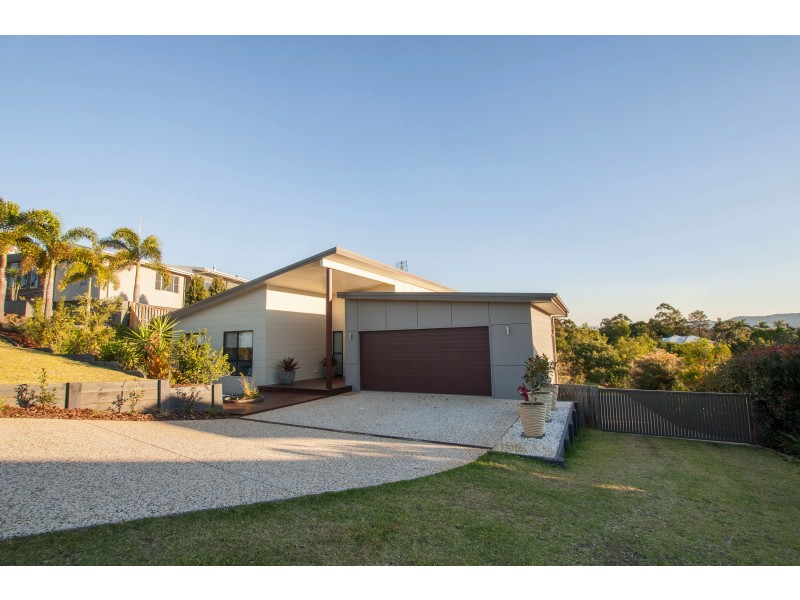 8 Ridgeview Pl, Woombye QLD 4559