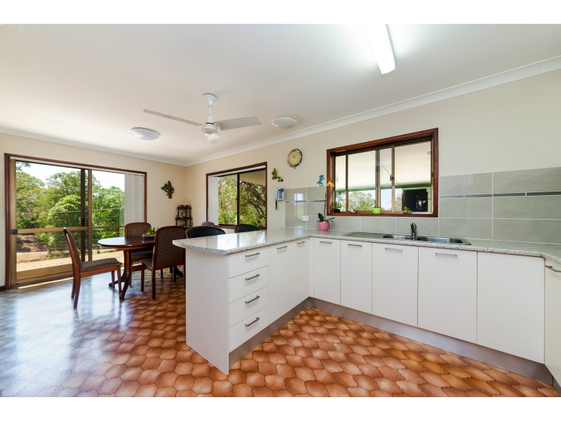 486 Hunchy Rd, Hunchy QLD 4555
