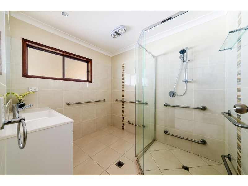 486 Hunchy Rd, Hunchy QLD 4555