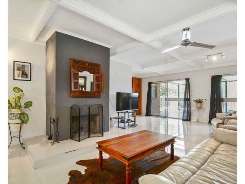 12 Paskins Rd, Palmwoods QLD 4555