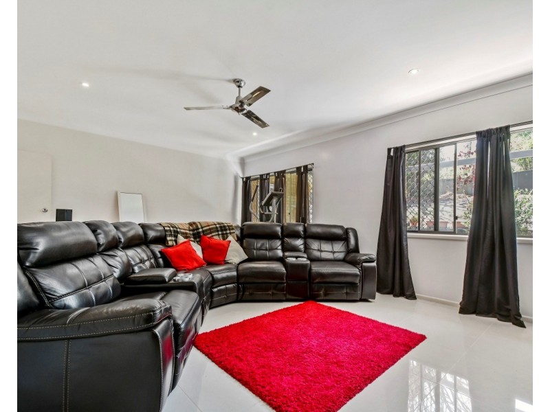 12 Paskins Rd, Palmwoods QLD 4555