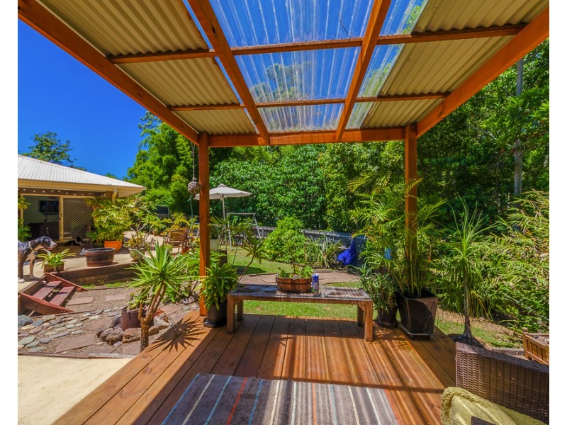 11 McClintock Pl, Woombye QLD 4559