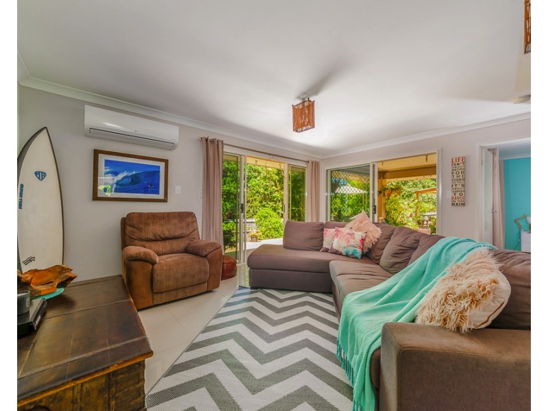 11 McClintock Pl, Woombye QLD 4559
