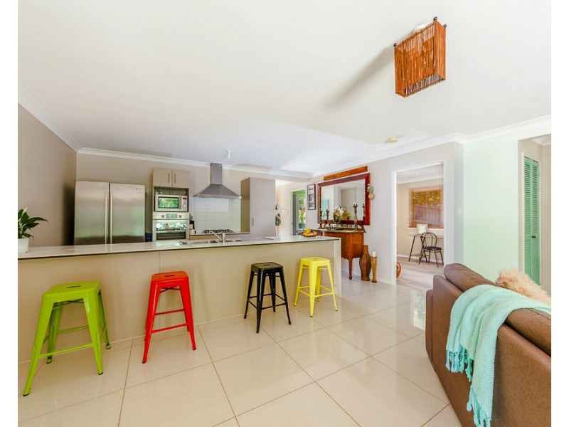 11 McClintock Pl, Woombye QLD 4559