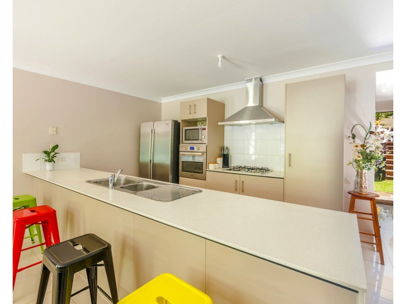11 McClintock Pl, Woombye QLD 4559