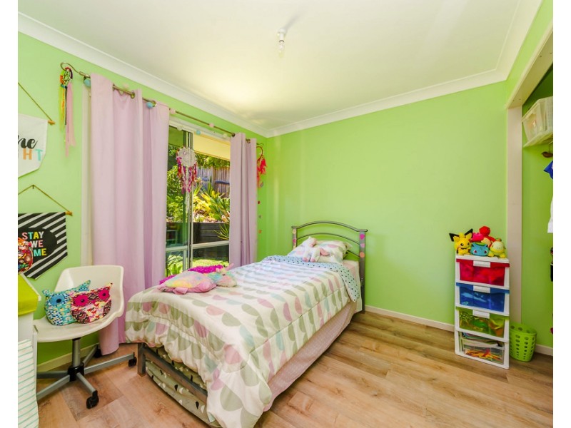 11 McClintock Pl, Woombye QLD 4559