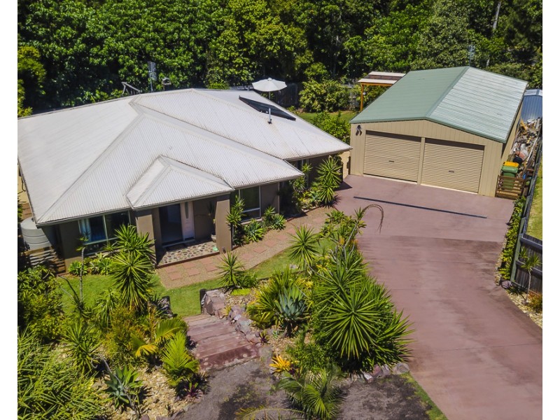 11 McClintock Pl, Woombye QLD 4559