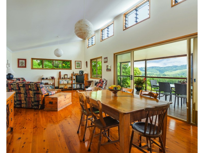 283 Hunchy Rd, Hunchy QLD 4555