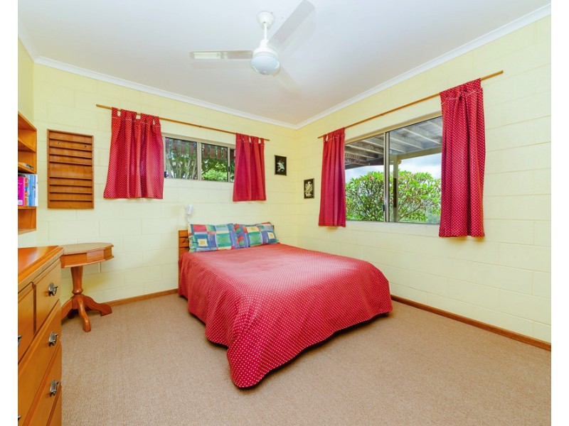 283 Hunchy Rd, Hunchy QLD 4555