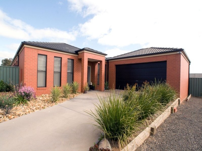 5 Emerald Place, East Bendigo VIC 3550