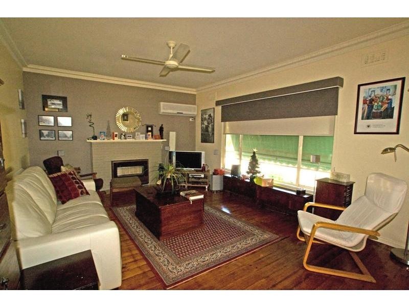 33 Mahon Avenue, Kennington VIC 3550