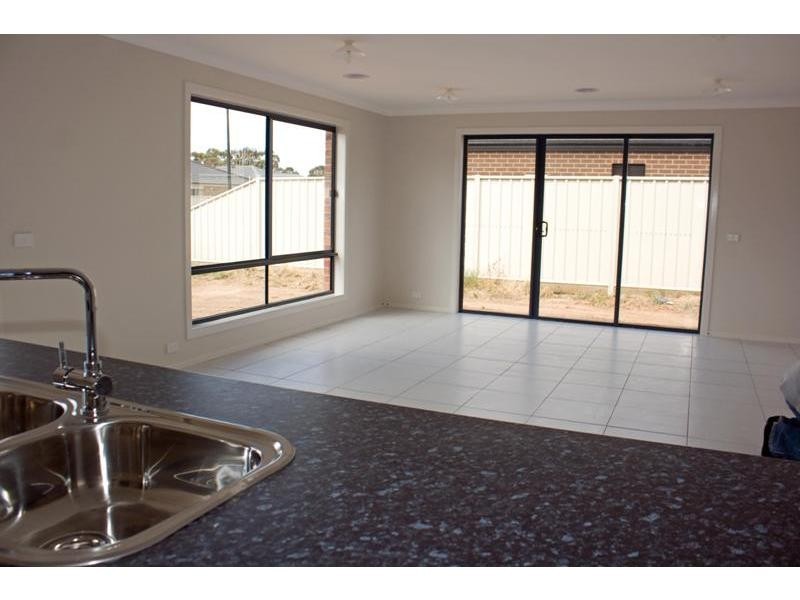 15 Lorikeet Avenue, Epsom VIC 3551