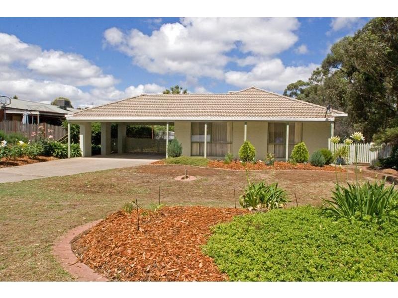 124 Osborne Street, Flora Hill VIC 3550