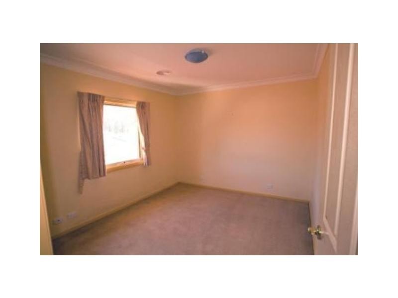 1 Kate Close, Kennington VIC 3550