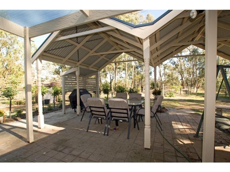 5 Ash Court, Ascot VIC 3551