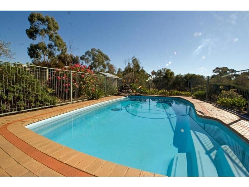 10 Patricia Court, Maiden Gully VIC 3551