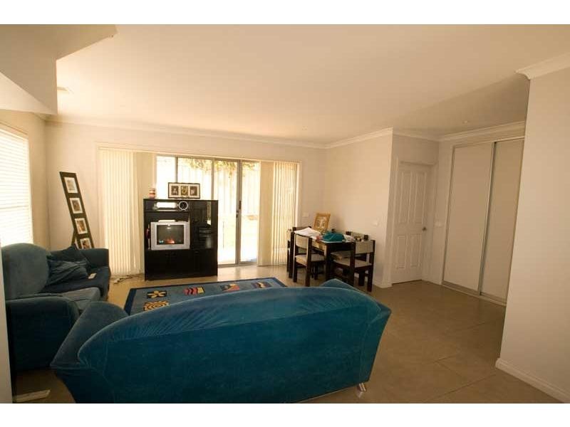 2/16 Skene Street, Kennington VIC 3550