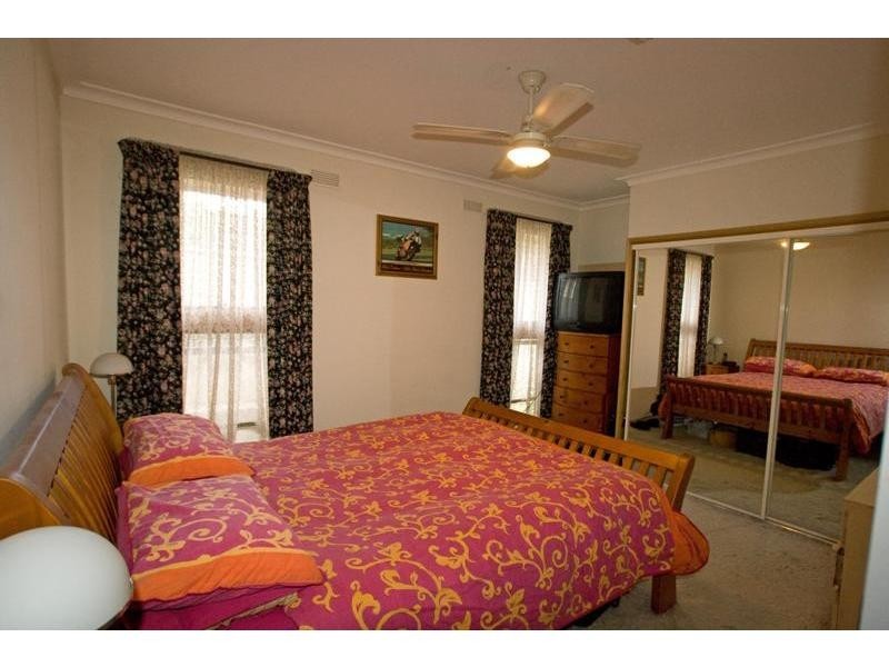 9 Grace. Street, White Hills VIC 3550