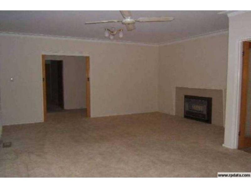 25 Mitchell Street, Kangaroo Flat VIC 3555