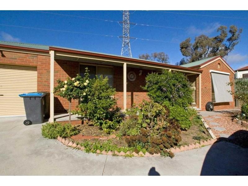 2/21 Davey Close, Flora Hill VIC 3550
