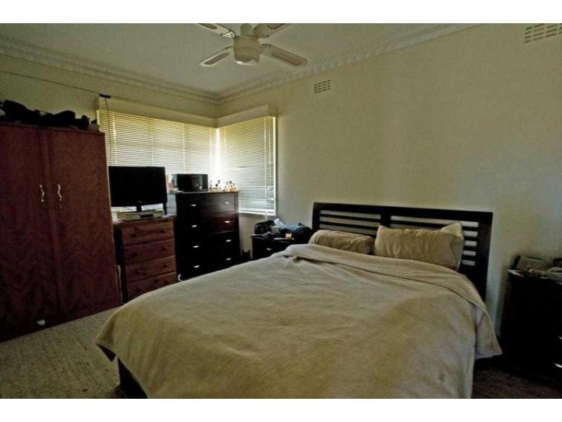 21 Clarence Avenue, Kennington VIC 3550