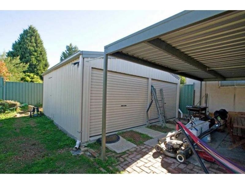 21 Clarence Avenue, Kennington VIC 3550