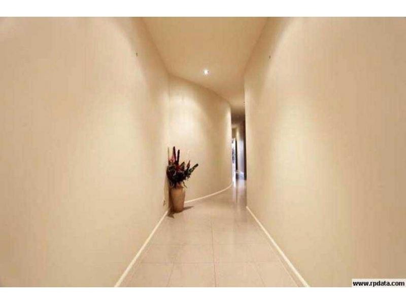 8 Londey Street, Kangaroo Flat VIC 3555