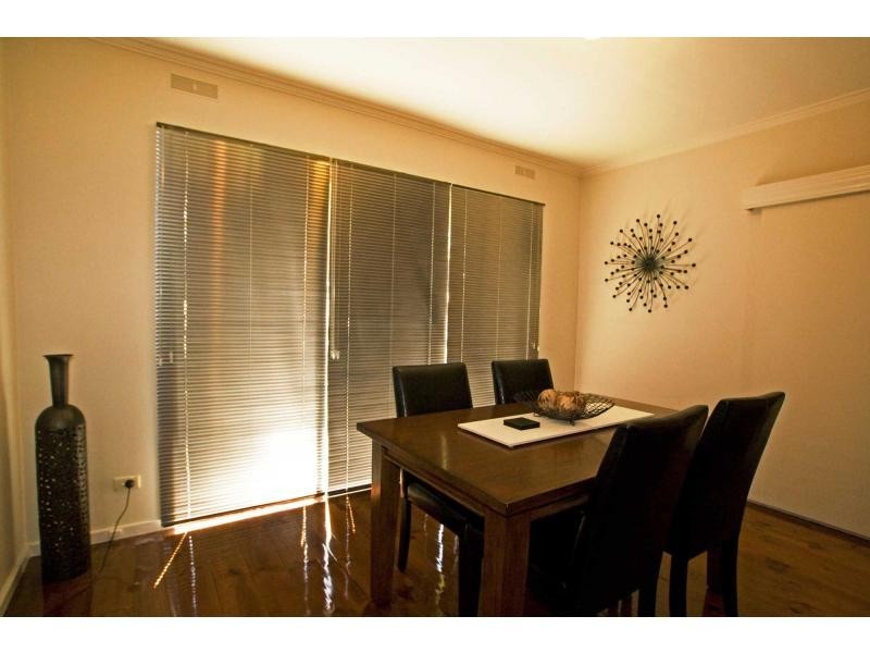 .113. Gladstone Street, Quarry Hill VIC 3550