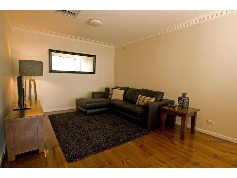 .113. Gladstone Street, Quarry Hill VIC 3550