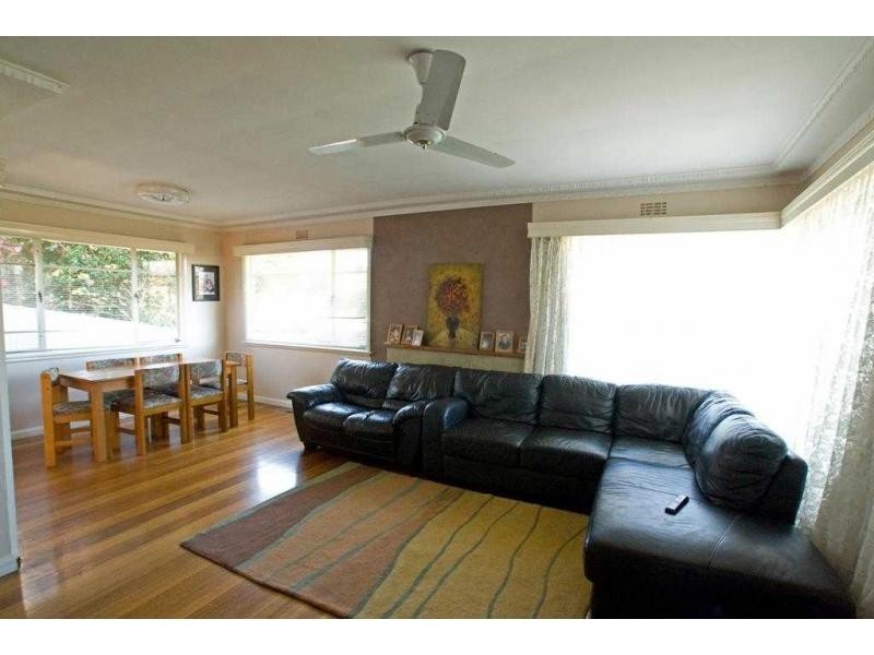 021 Clarence Avenue, Kennington VIC 3550