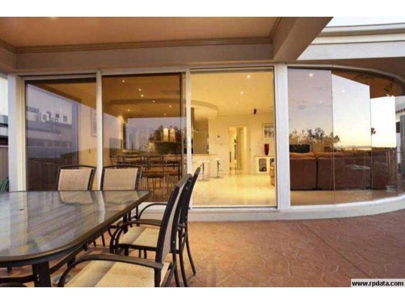 8. Londey Street, Kangaroo Flat VIC 3555