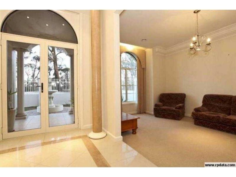 8. Londey Street, Kangaroo Flat VIC 3555