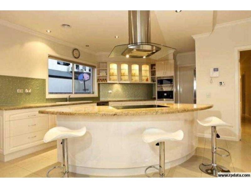 8. Londey Street, Kangaroo Flat VIC 3555