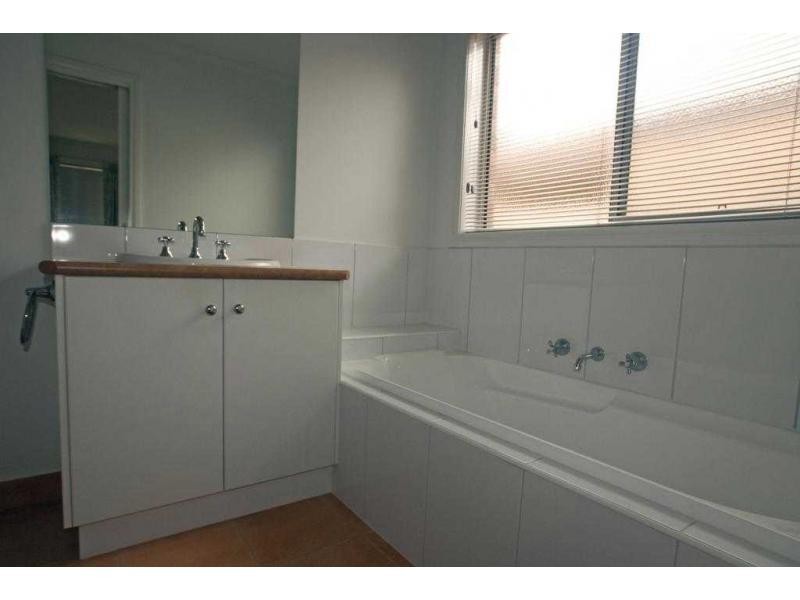 5 Hasker Drive, Kangaroo Flat VIC 3555