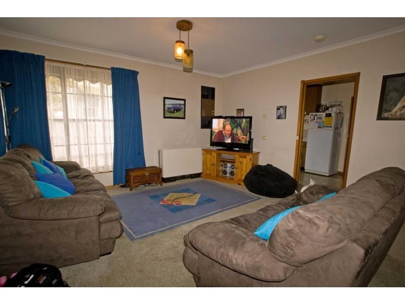 2/82 High Street, Kangaroo Flat VIC 3555
