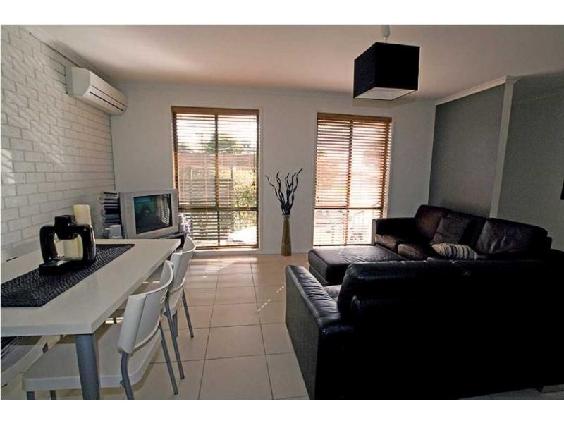 1/13 Allison Street, Kennington VIC 3550