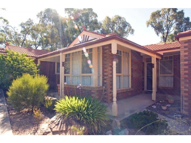 2/3/ McKay Court, Strathdale VIC 3550