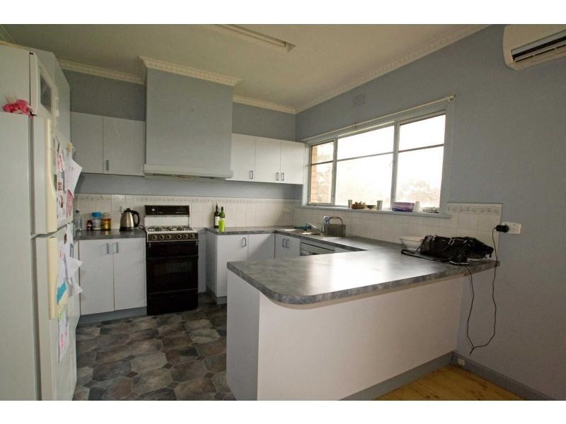 17 Alexander Street, Kangaroo Flat VIC 3555