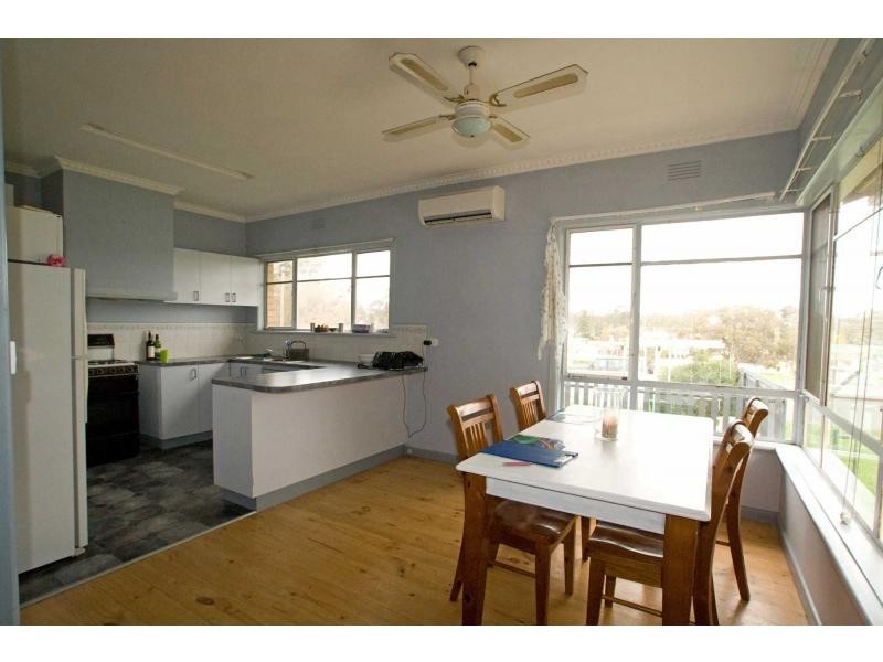 17 Alexander Street, Kangaroo Flat VIC 3555