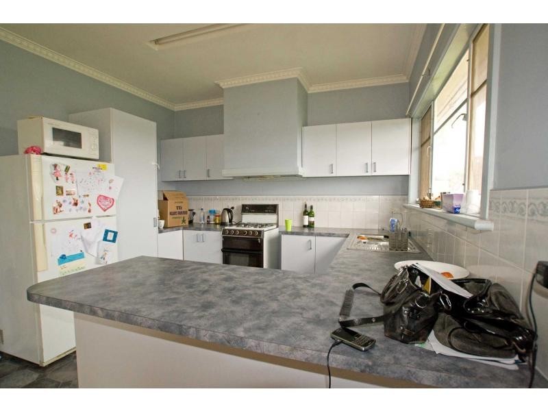 17 Alexander Street, Kangaroo Flat VIC 3555