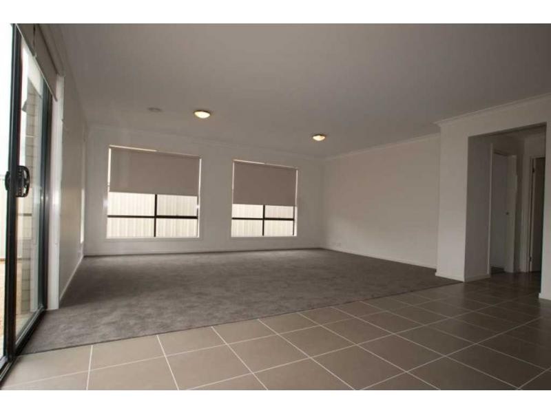 18 Crossley Avenue, Epsom VIC 3551