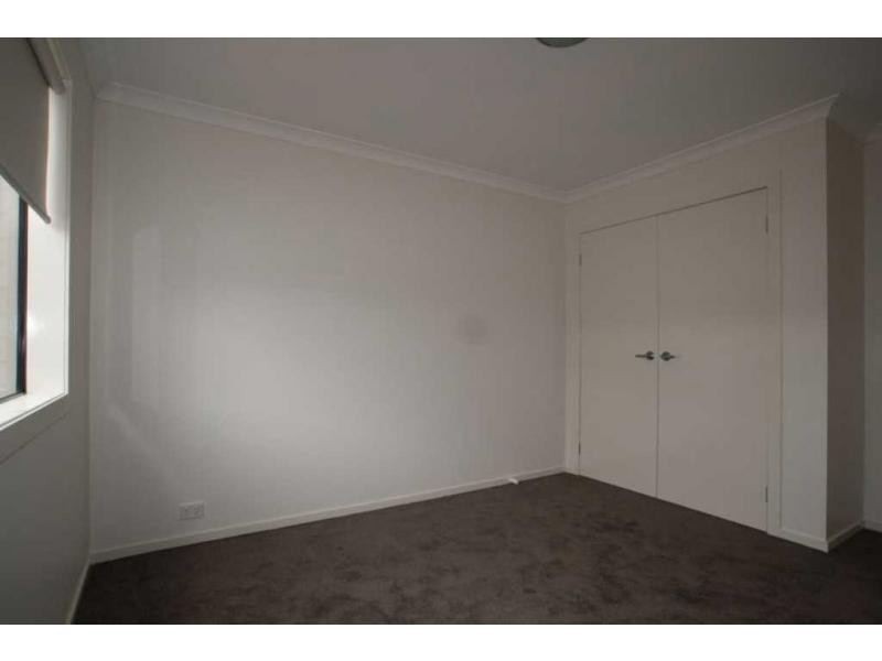 18 Crossley Avenue, Epsom VIC 3551