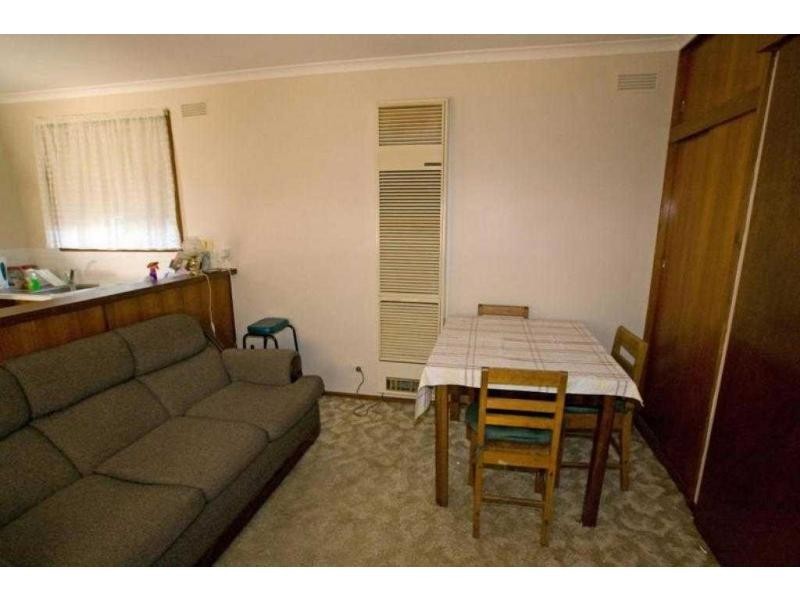 2/44 Hammer Street, Flora Hill VIC 3550