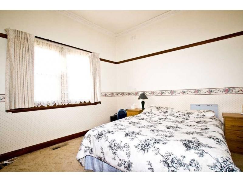Flora Hill VIC 3550