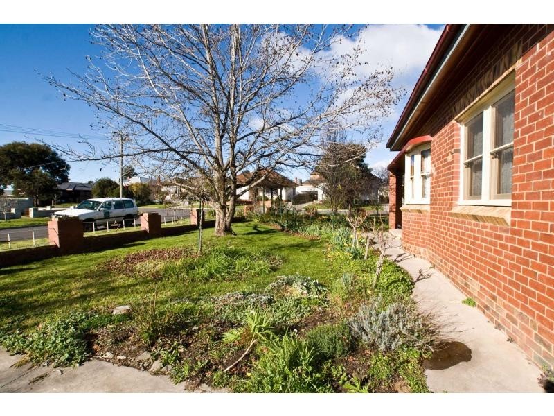 Flora Hill VIC 3550