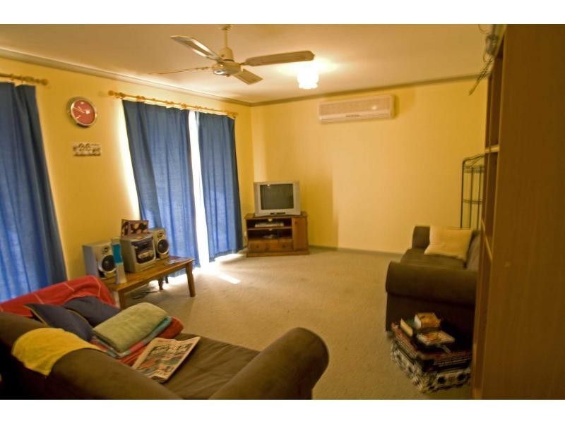 50 Mockridge Drive, Kangaroo Flat VIC 3555